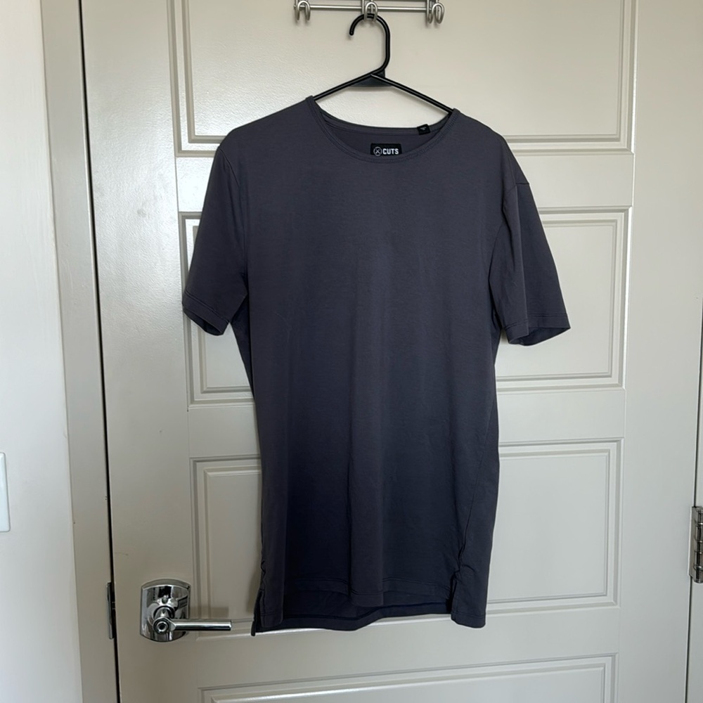 Cut Clothing Medium Charcoal T-Shirt Split Hem Worn Once Excellent Condition